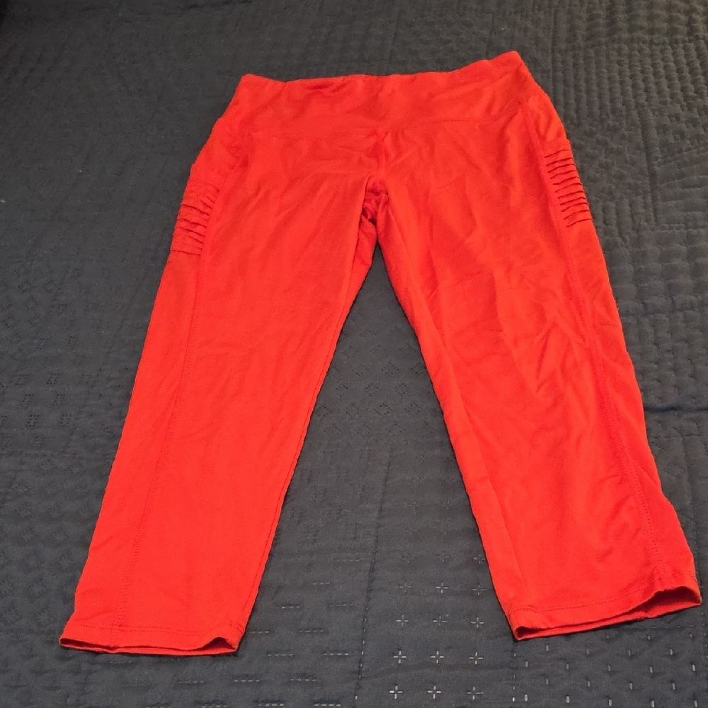 **DONATE 4/19**  NWOT 2 PAIRS TAHARI RED ATHLETC LEGGINGS